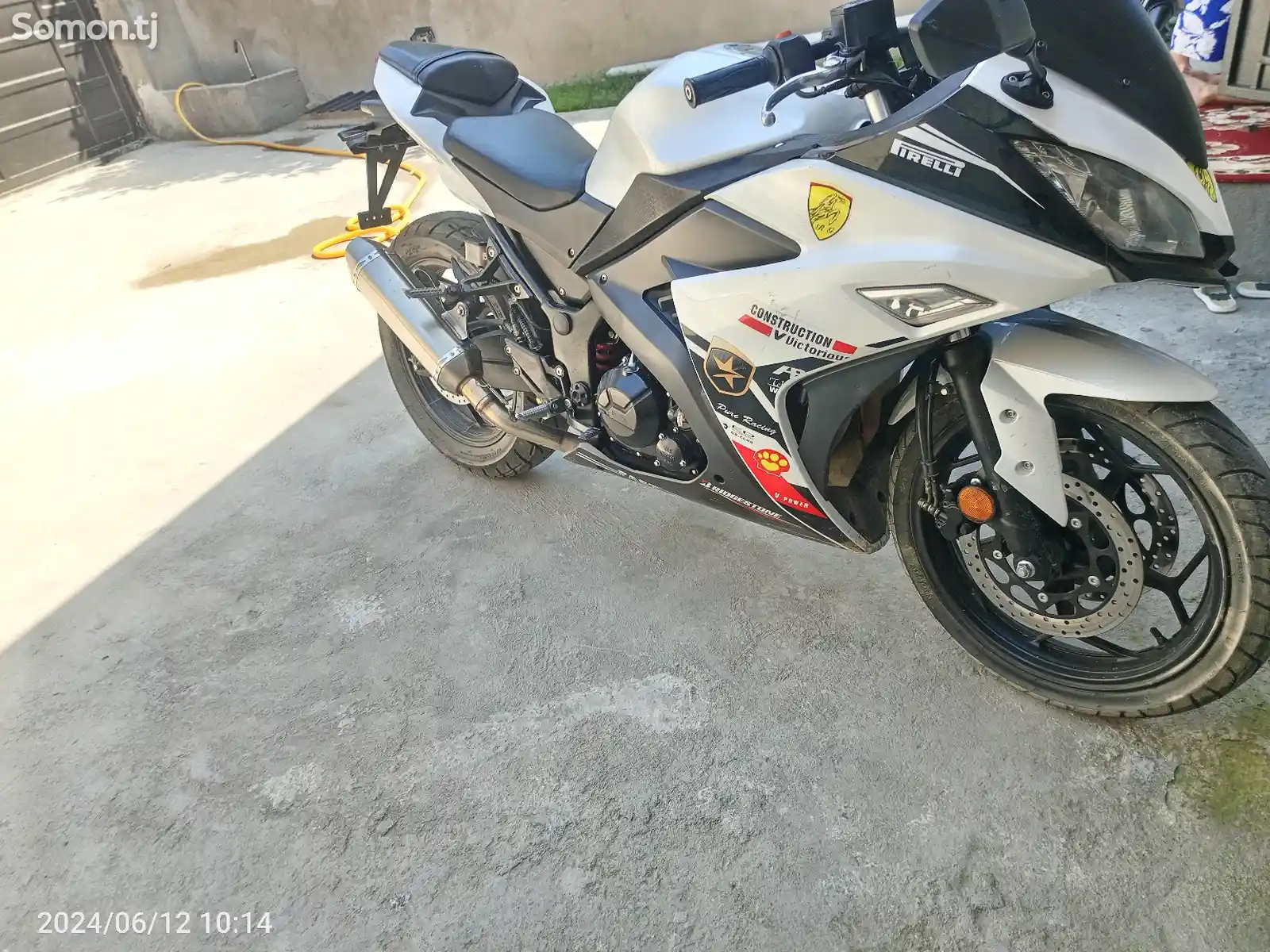 Мотоцикл Kawasaki-1
