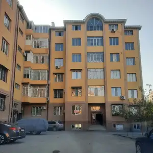 3-комн. квартира, 1 этаж, 83 м², 20 мкр