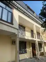 3-этажный, 8 комнатный дом, 320 м², Хаёти Нав-4