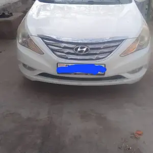 Hyundai Sonata, 2011