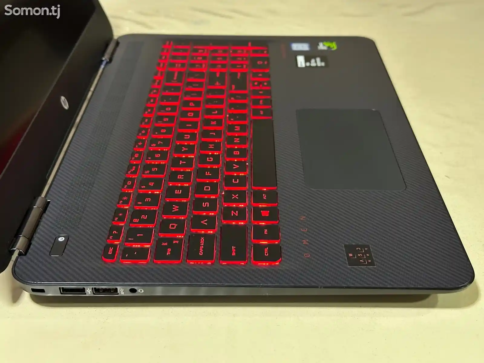 Игровой ноутбук HP Omen i5-7gen carbon-6