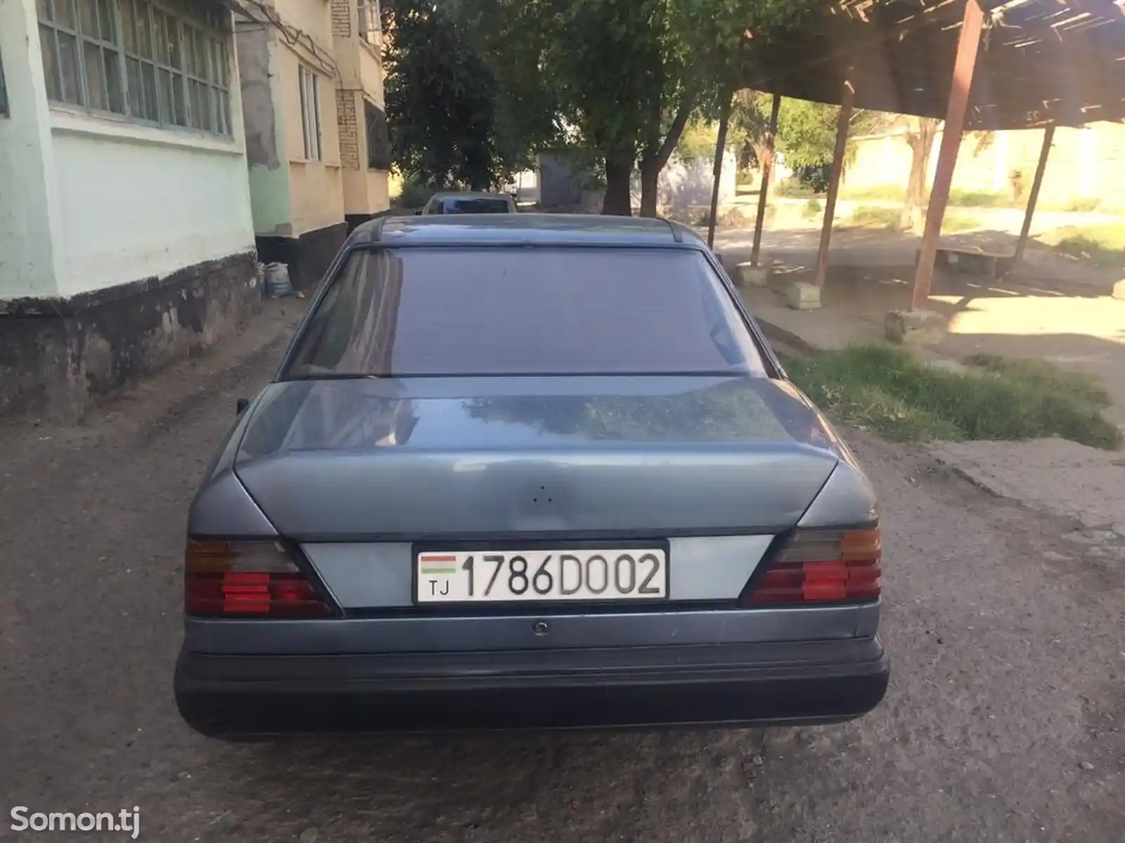 Mercedes-Benz W124, 1987-8