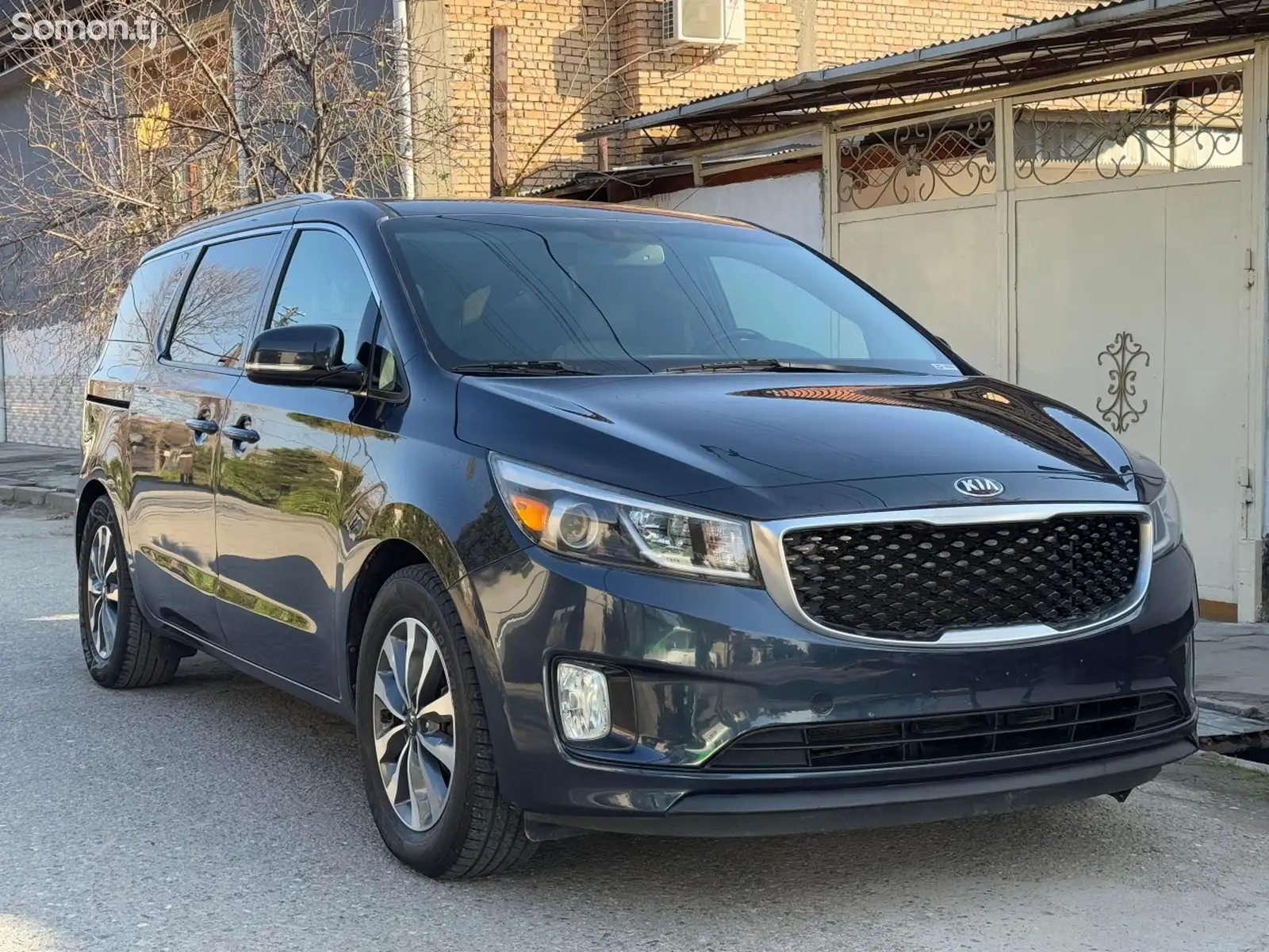 Kia Carnival, 2015-1