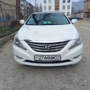 Hyundai Sonata, 2011