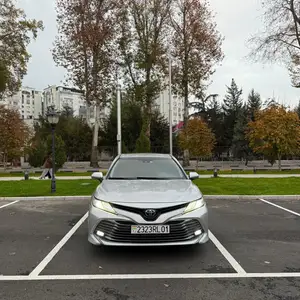 Toyota Camry, 2018