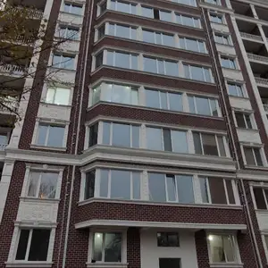 2-комн. квартира, Цокольный этаж, 56 м², 13мкр