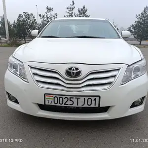 Toyota Camry, 2011