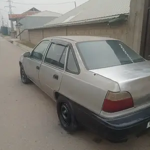 Daewoo Nexia, 1996