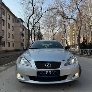 Lexus IS series, 2010