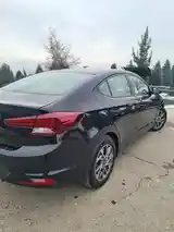 Hyundai Elantra, 2019-5