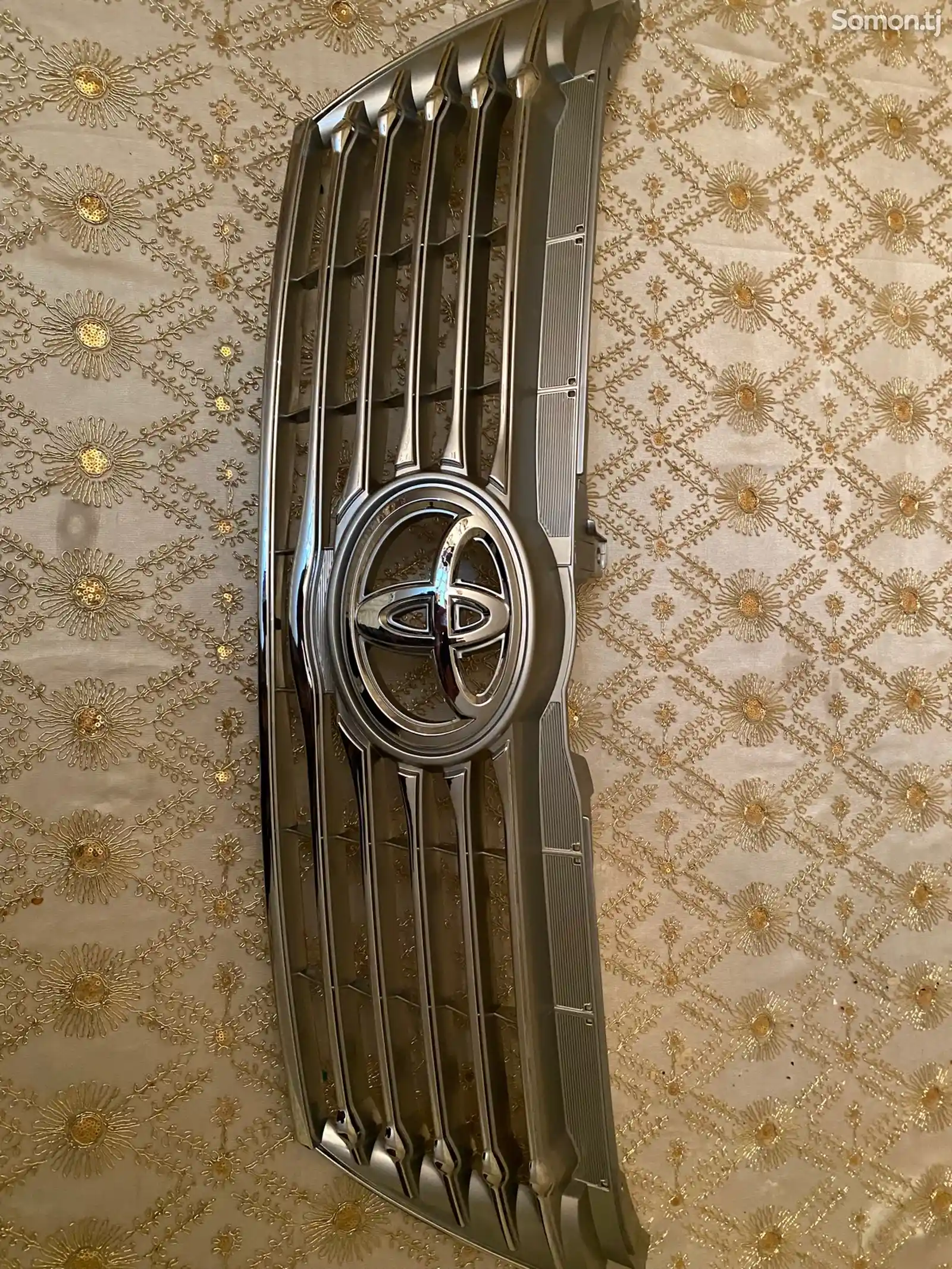 Решетка радиатора от Toyota Camry XV 50
