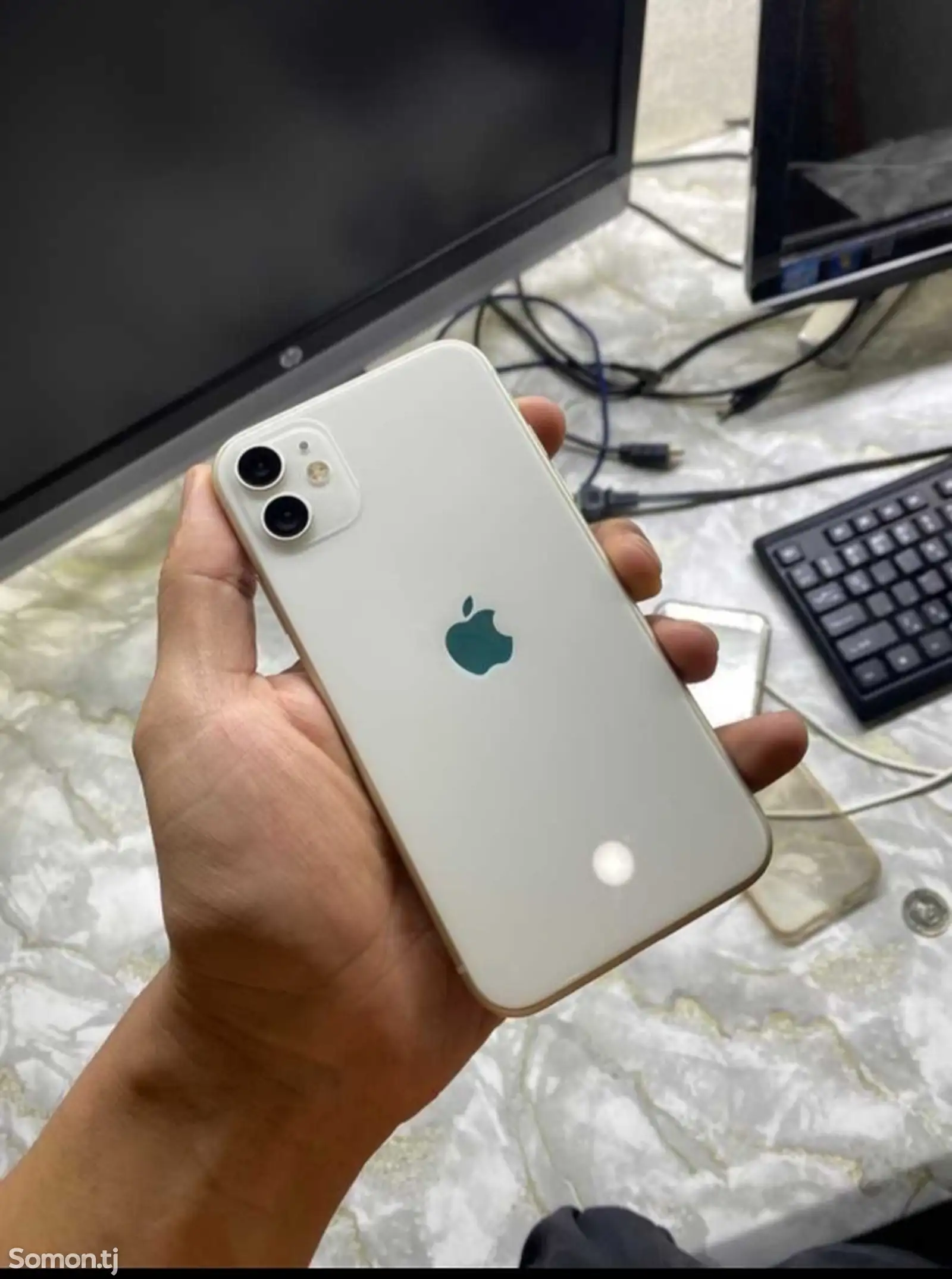 Apple iPhone 11, 64 gb, White-1