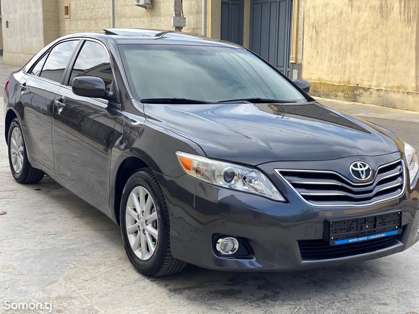 Toyota Camry, 2010-1