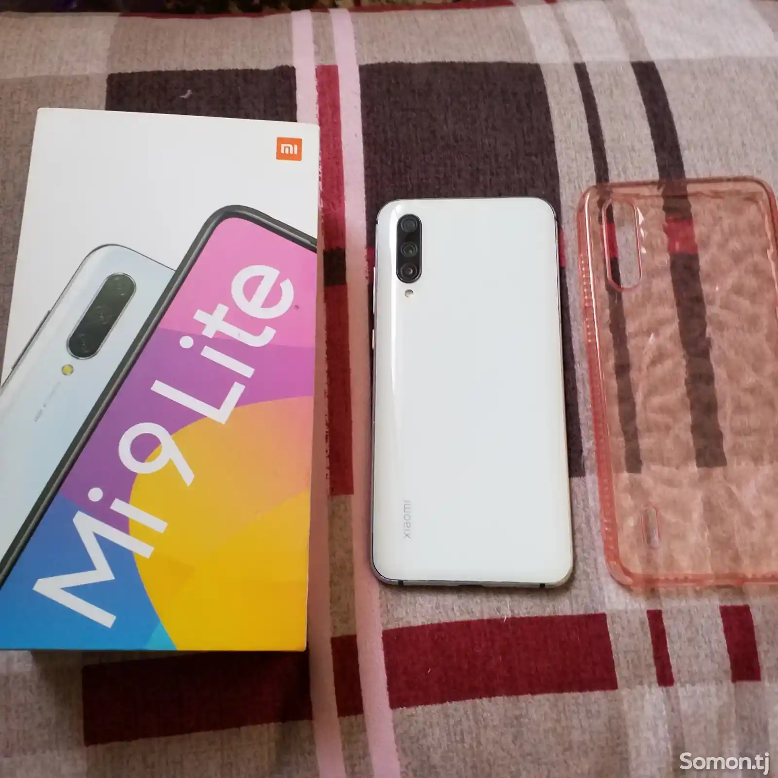 Xiaomi Mi 9 Lite 128/6Gb White-13