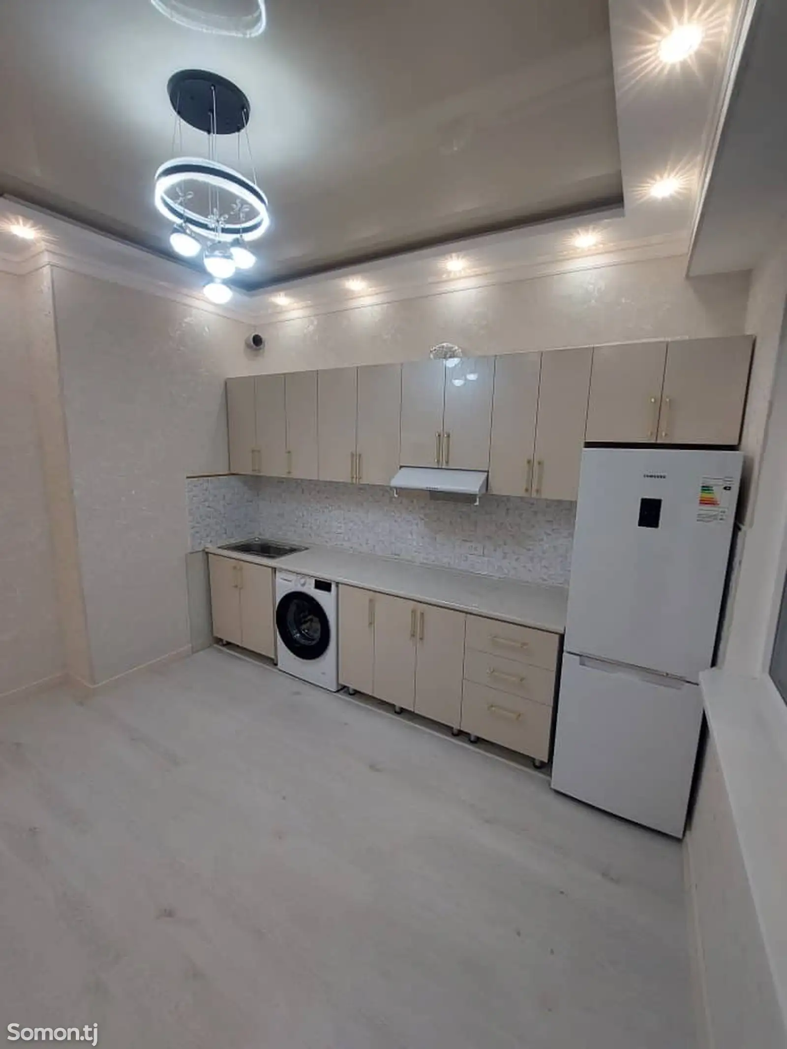 3-комн. квартира, 17 этаж, 77 м², Молодежный театр-10