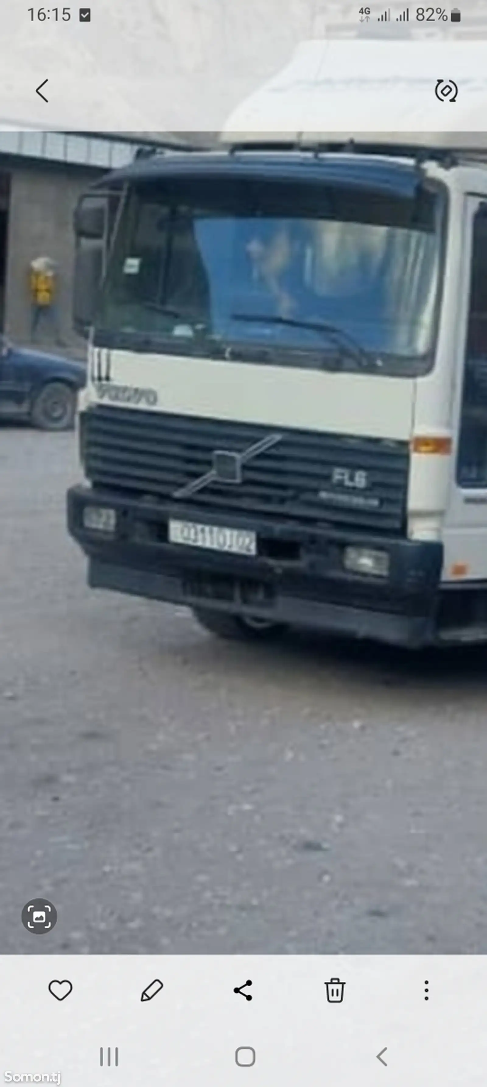 Контейнеровоз Volvo FL6-3