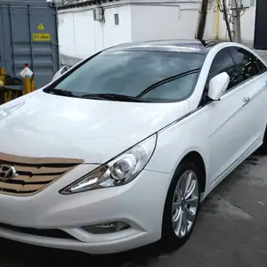 Hyundai Sonata, 2011