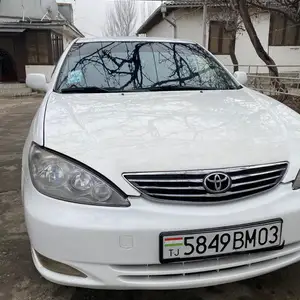 Toyota Camry, 2004