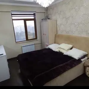 2-комн. квартира, 13 этаж, 76м², Овир