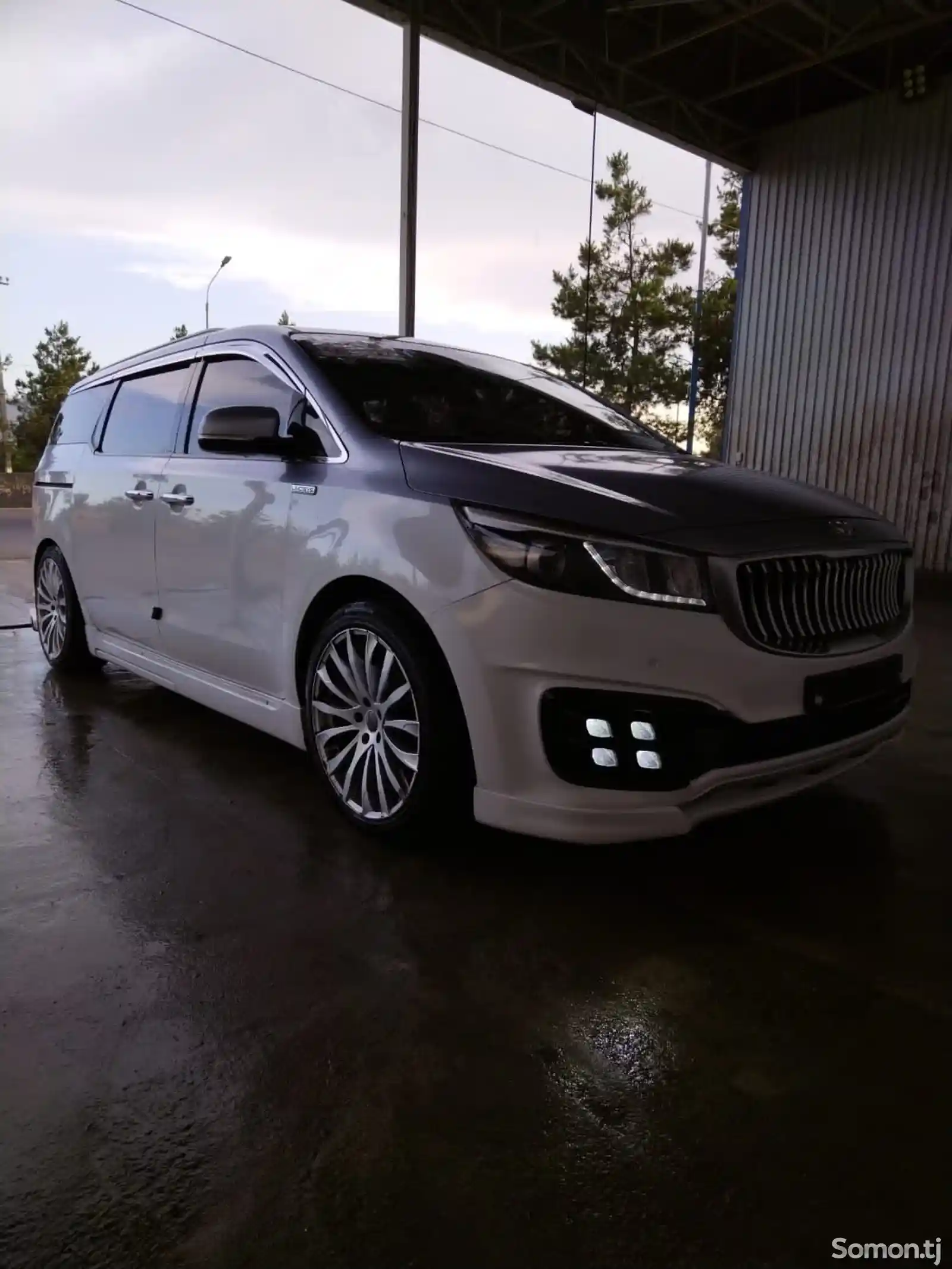 Kia Carnival, 2015-3