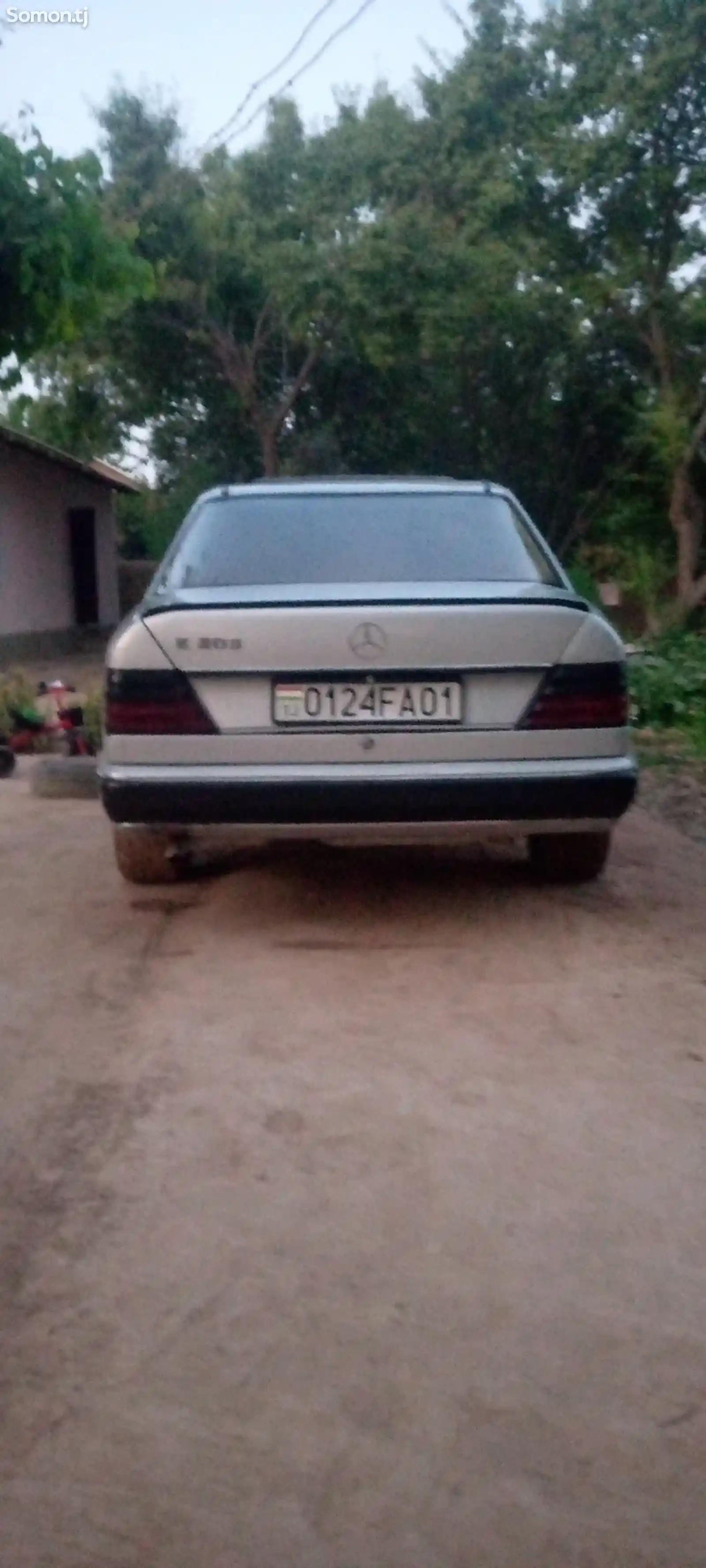 Mercedes-Benz W124, 1988-6