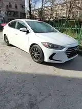 Hyundai Elantra, 2017-4