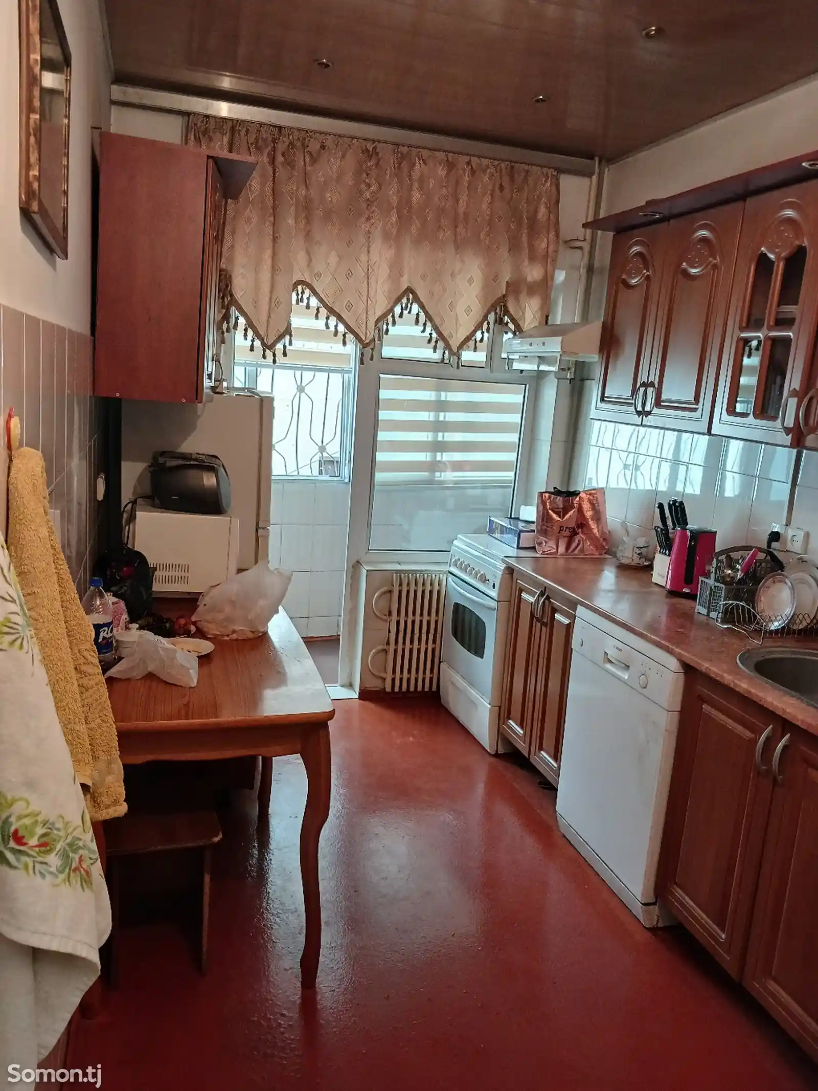 2-комн. квартира, 1 этаж, 65 м², Цирк-4