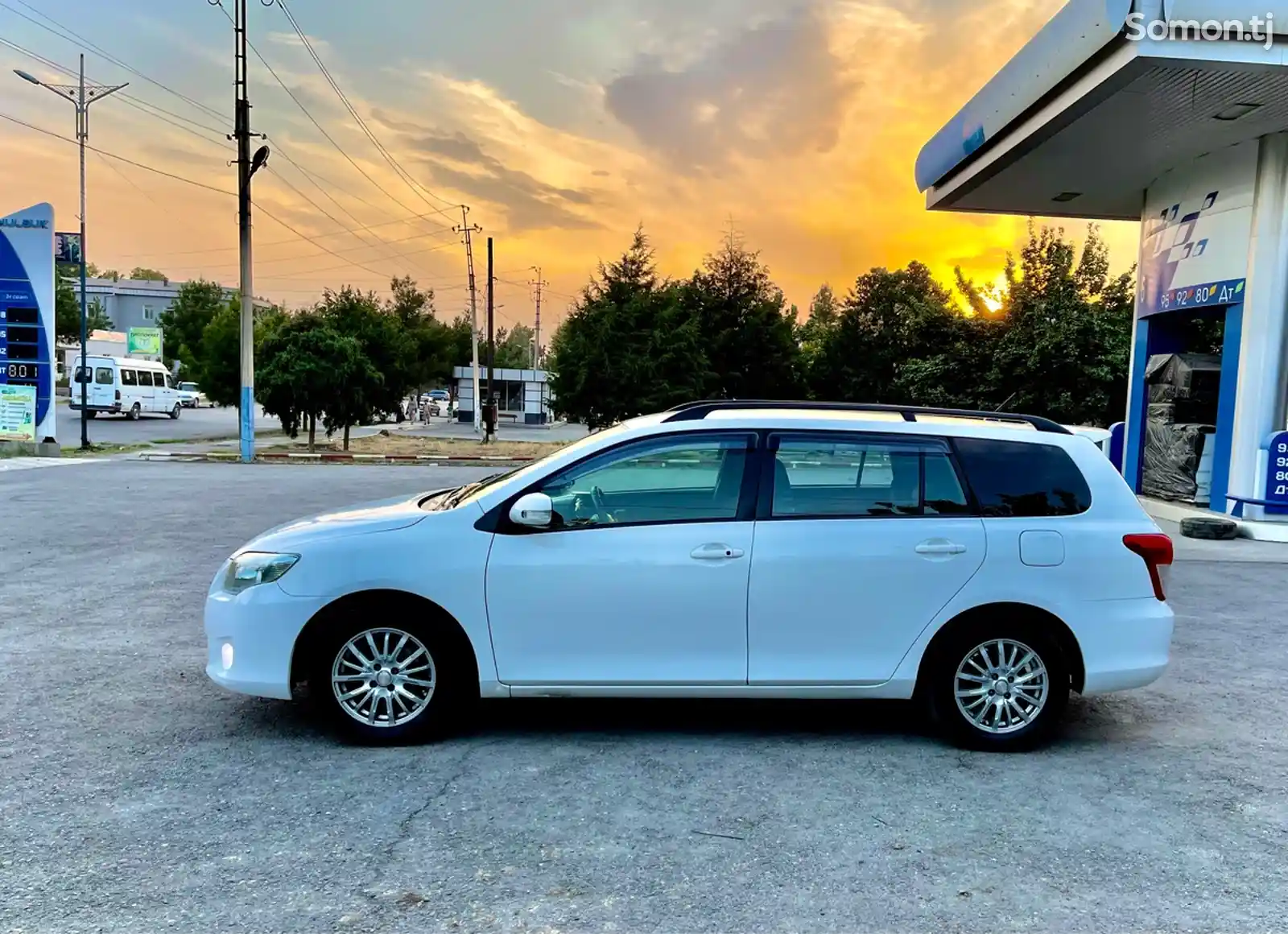 Toyota Fielder, 2010-4