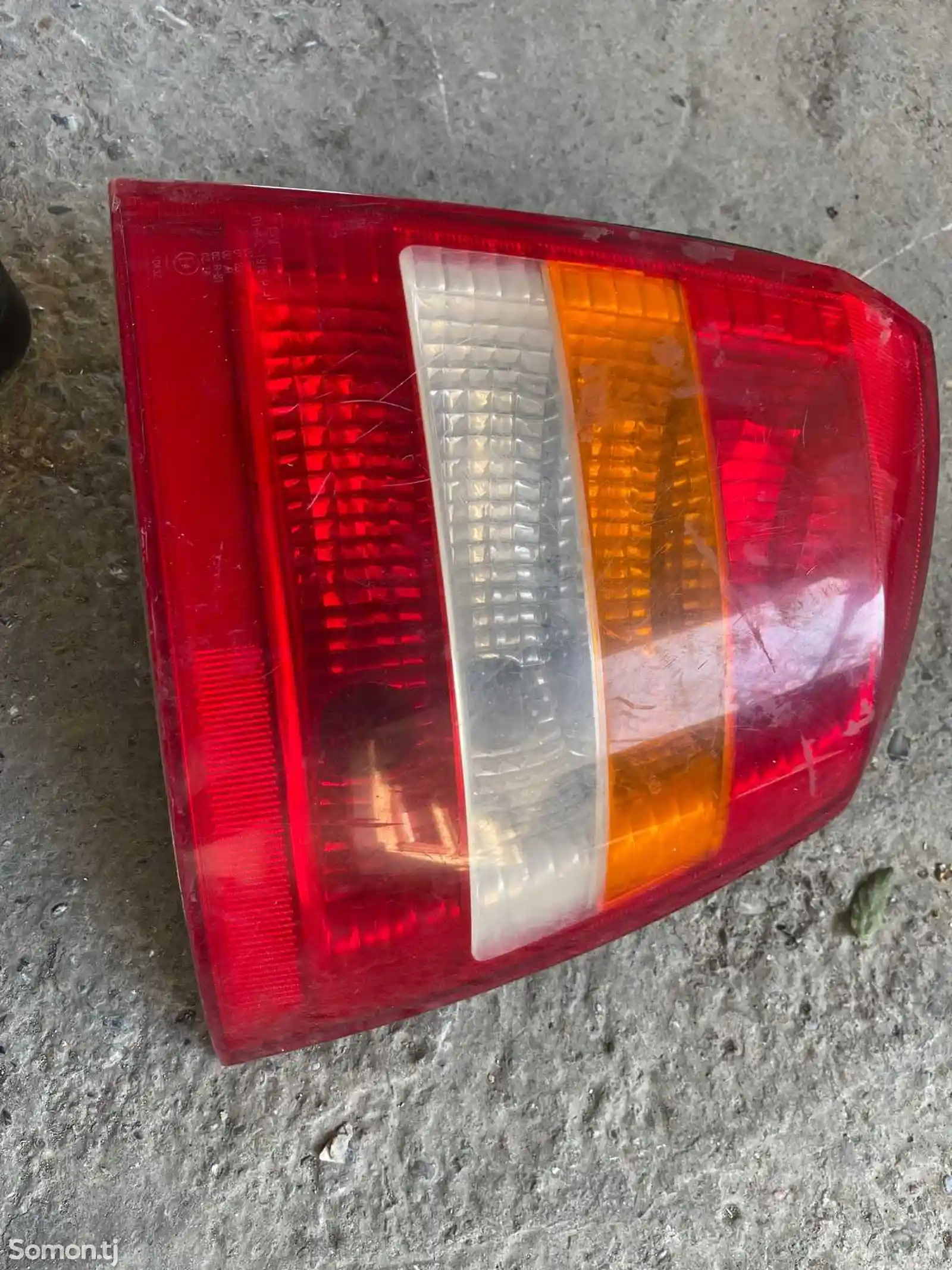 Задняя фонарь от Opel Astra G-1