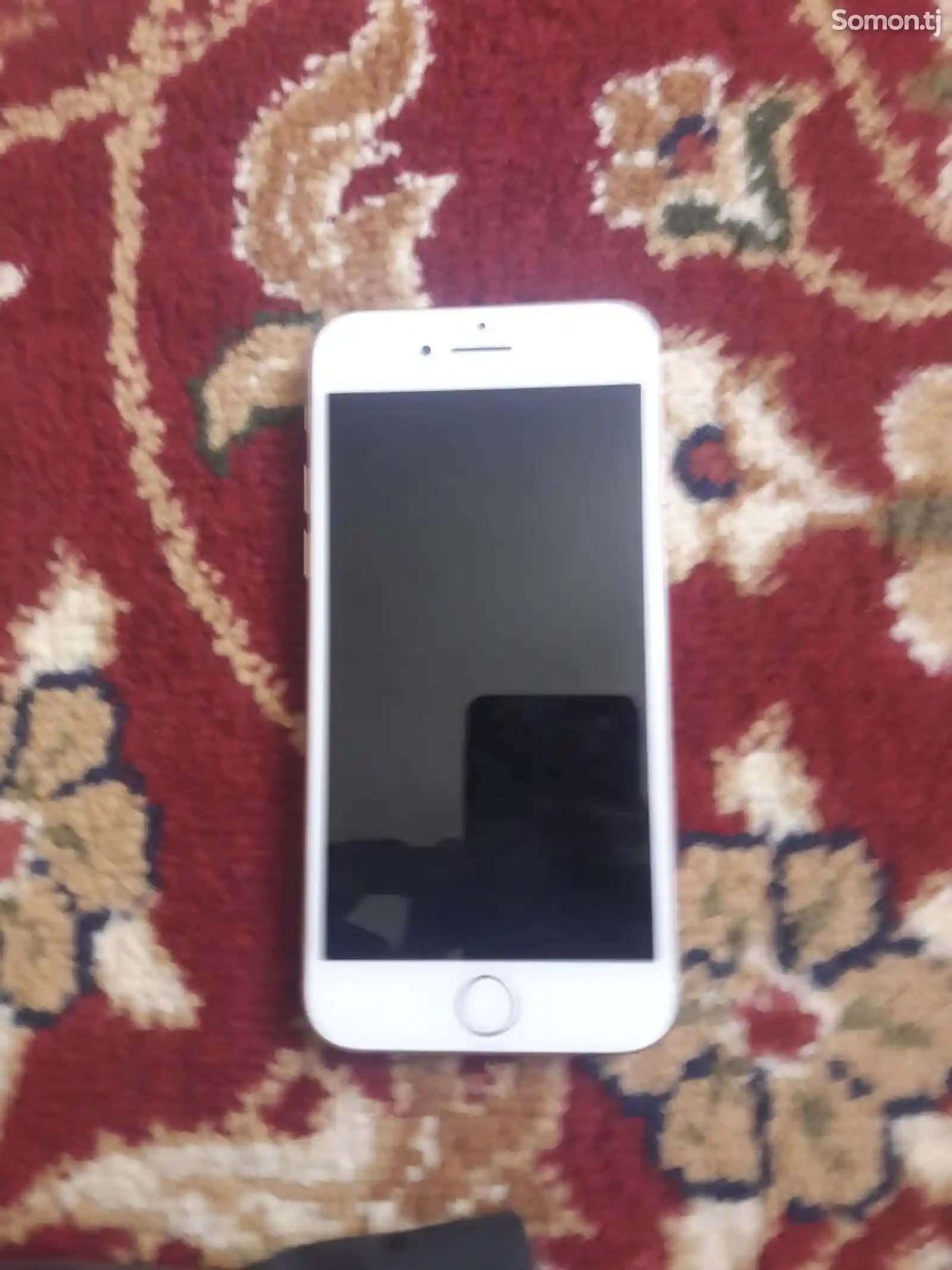 Apple iPhone 8, 64 gb, Gold-1