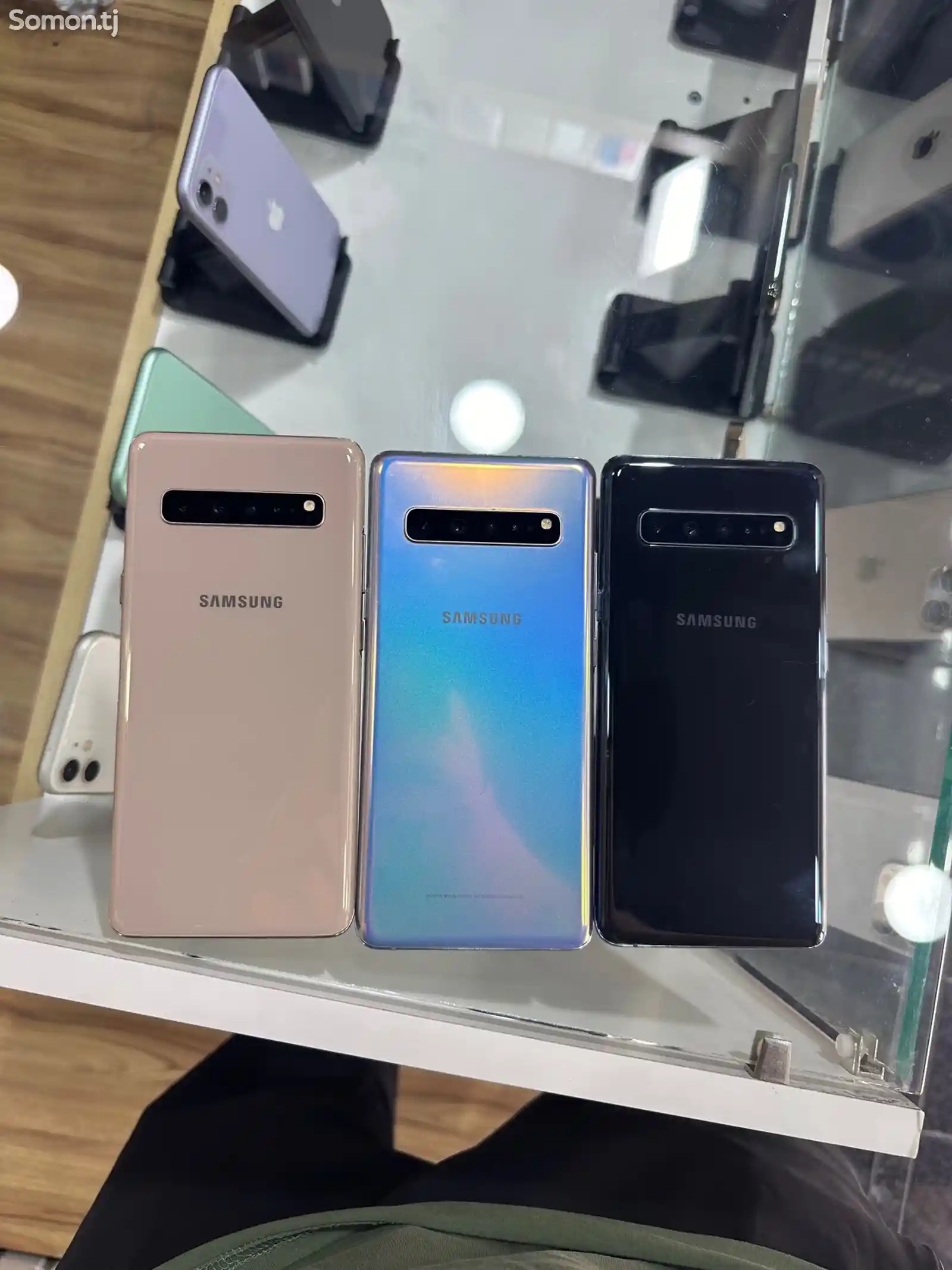 Samsung Galaxy S10+-2