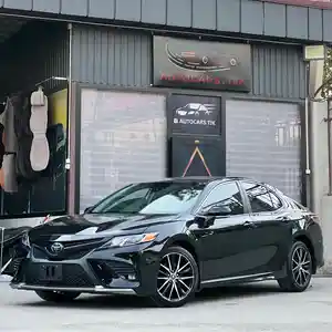 Toyota Camry, 2018