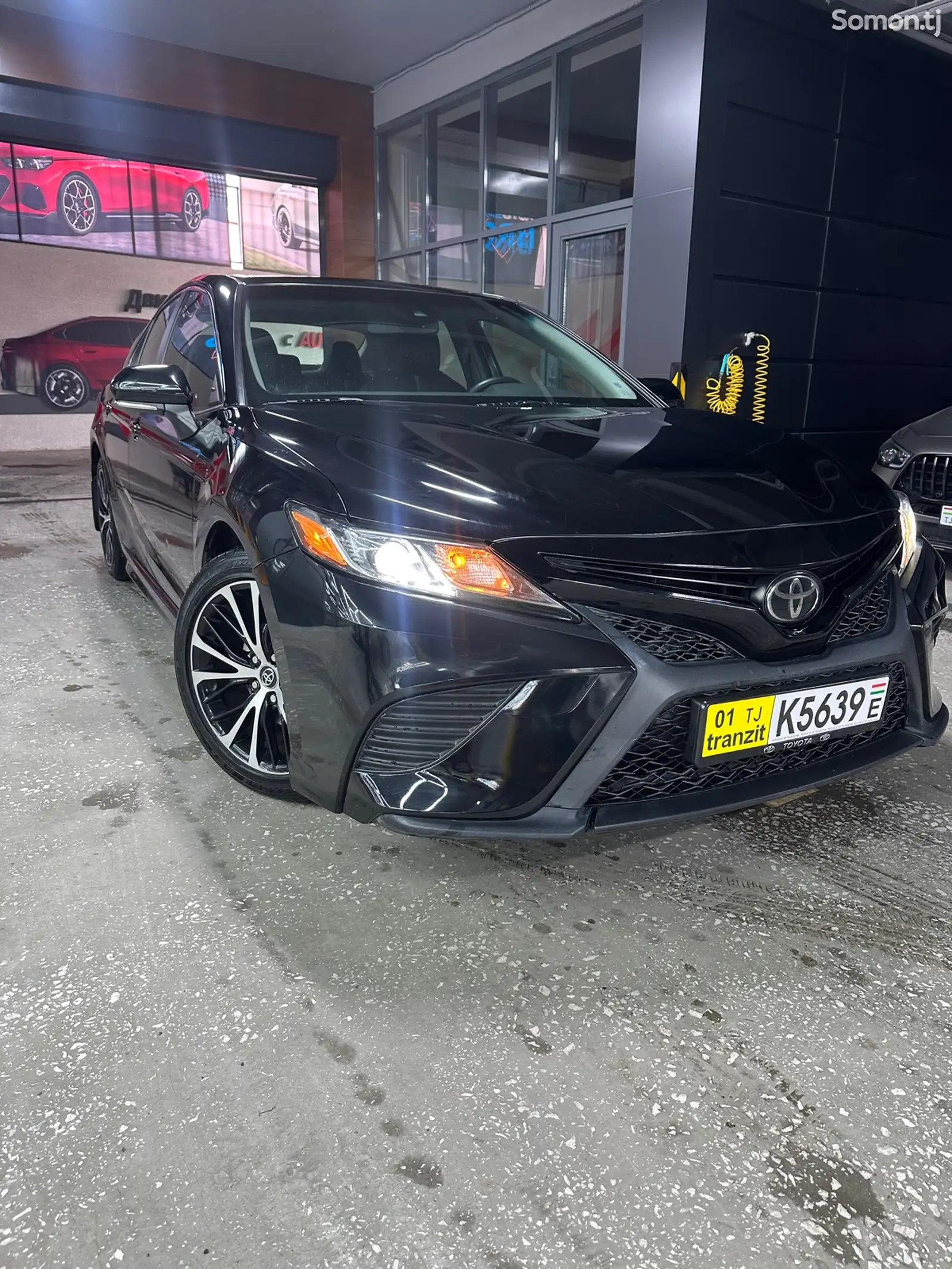 Toyota Camry, 2018-1