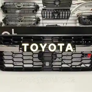 Решетка радиатора Toyota Land Cruiser 300 GR Sport