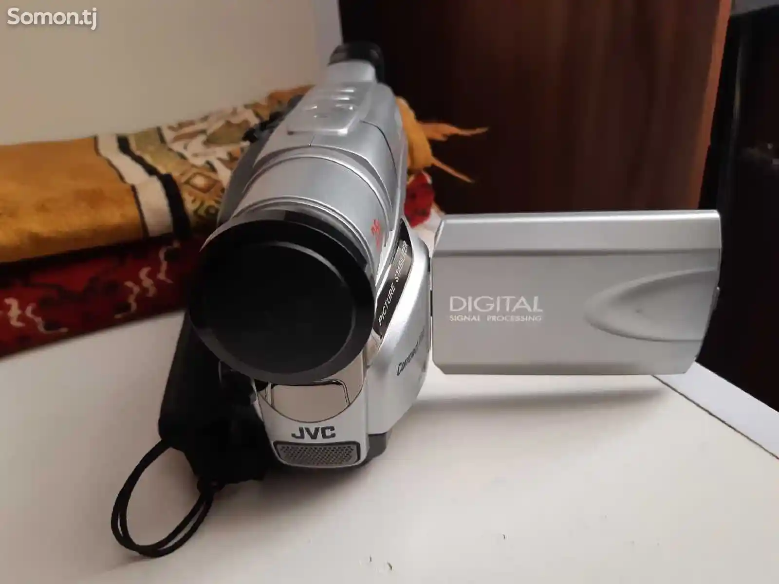 Видеокамера JVC-2