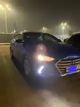 Hyundai Elantra, 2017-5