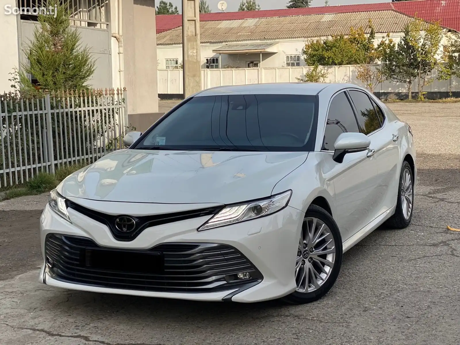 Toyota Camry, 2018-1