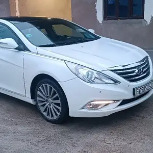 Hyundai Sonata, 2013