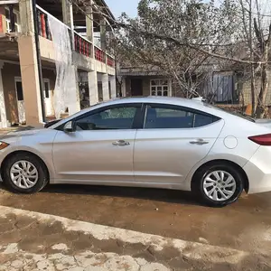 Hyundai Elantra, 2017