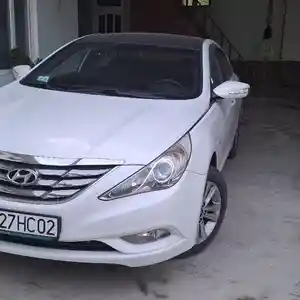 Hyundai Sonata, 2010