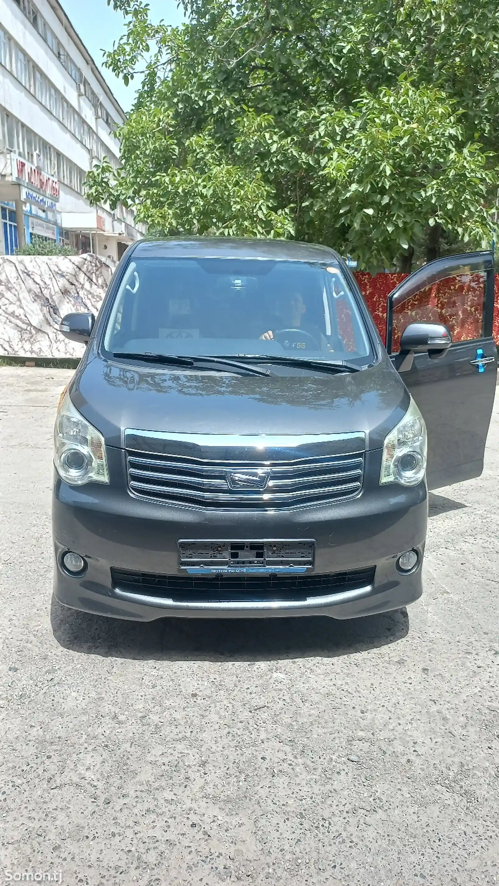 Toyota Voxy, 2012-6