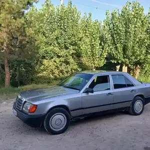 Mercedes-Benz W124, 1989