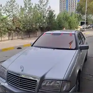 Лобовое стекло от Mercedes-Benz W202