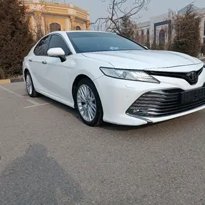 Toyota Camry, 2019