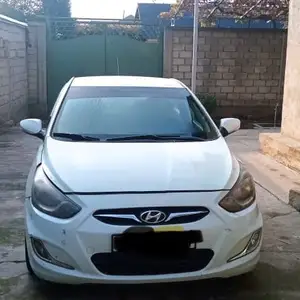 Hyundai Accent, 2012