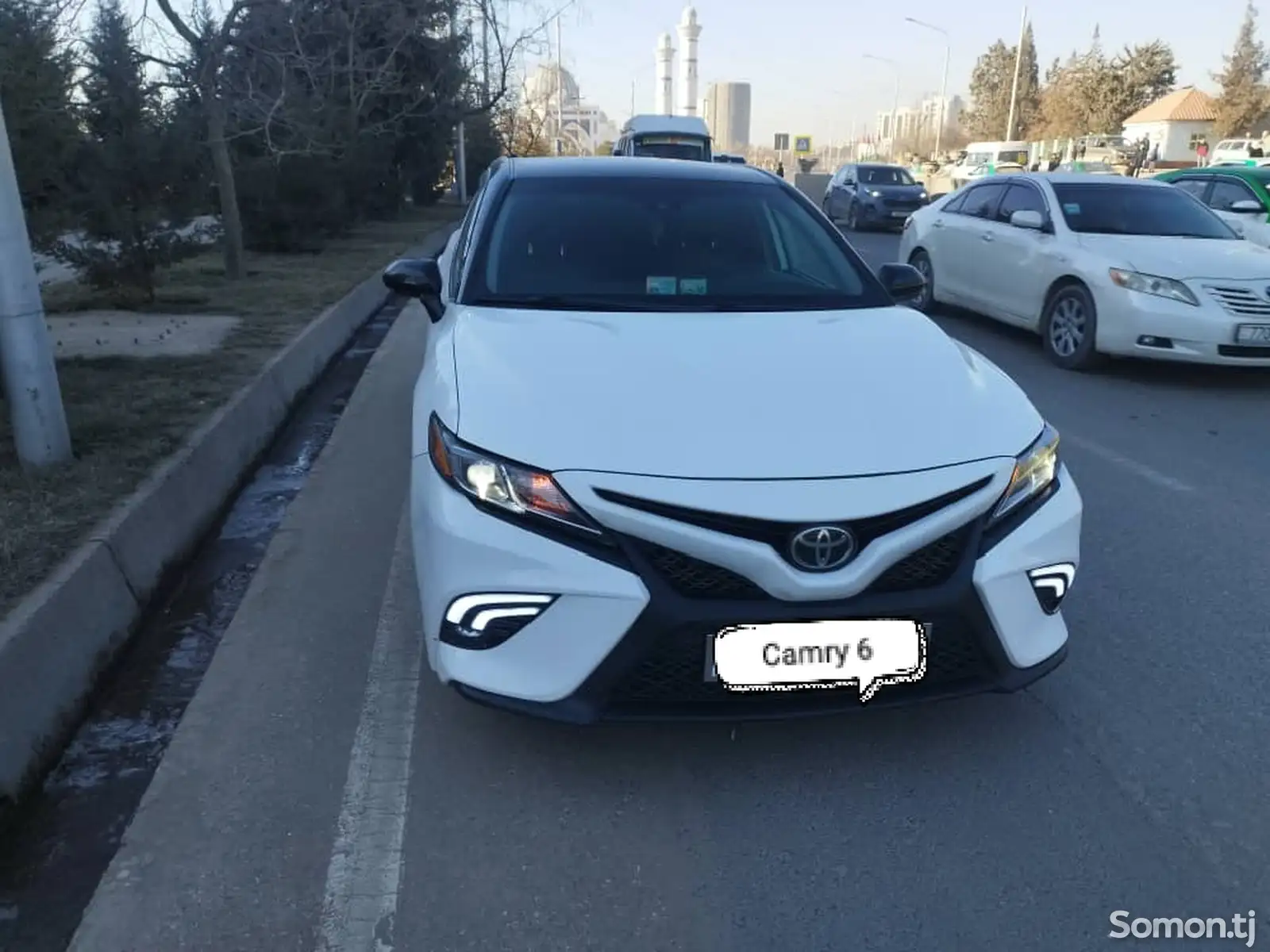 Toyota Camry, 2018-1