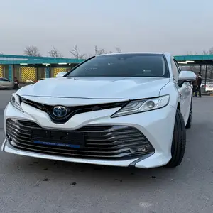 Toyota Camry, 2018