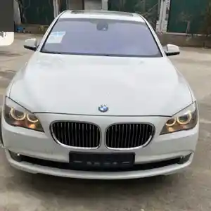 BMW 7 series, 2011