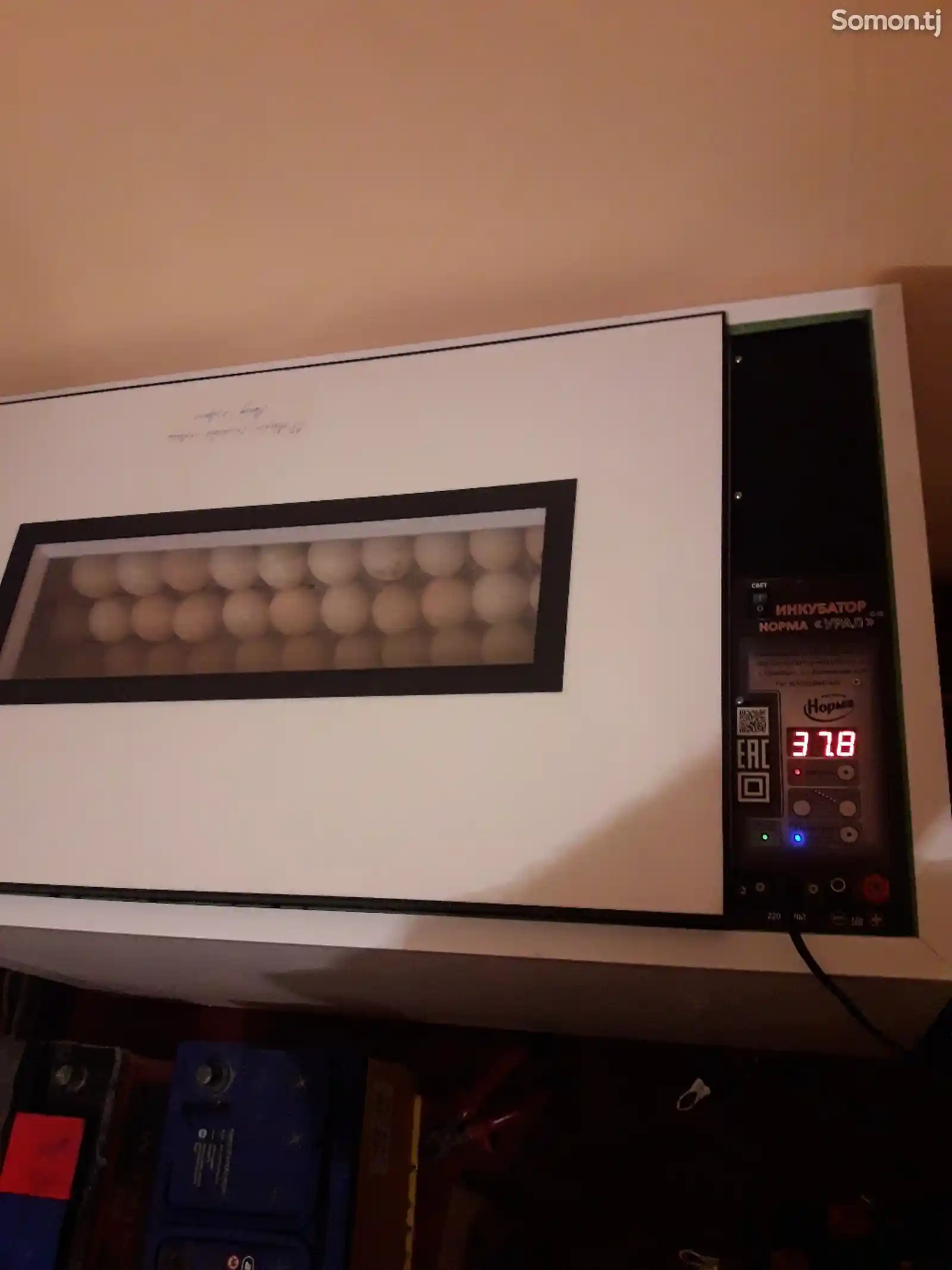 Инкубатор на 210 яиц-5