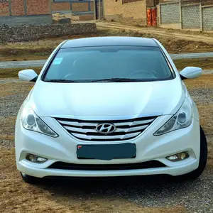 Hyundai Sonata, 2011